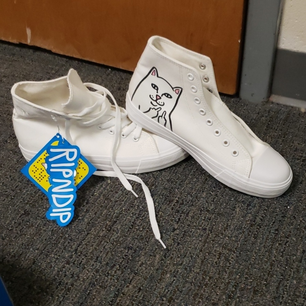 Zumiez Rip n Dip White Converse